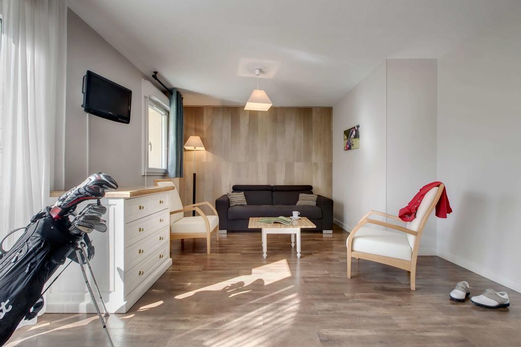 Appartements Les Ormes Epiniac Exterior photo