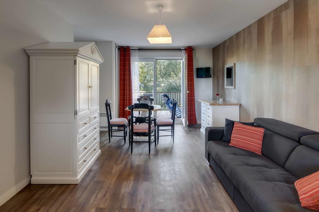 Appartements Les Ormes Epiniac Exterior photo